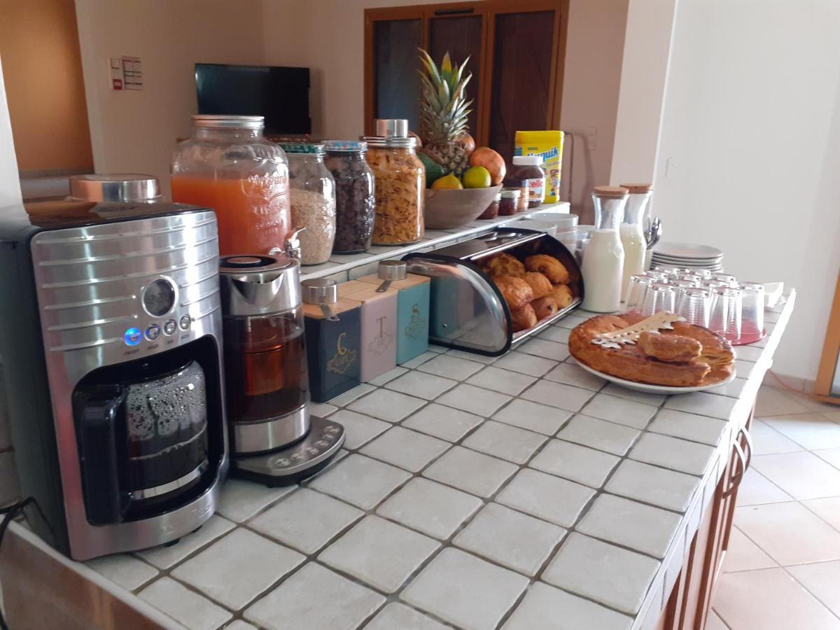 Martinique Hostel サント・リュス エクステリア 写真
