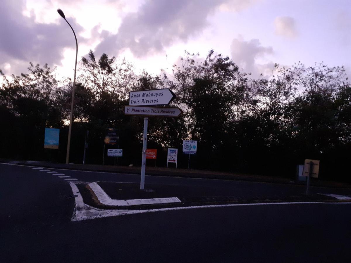 Martinique Hostel サント・リュス エクステリア 写真