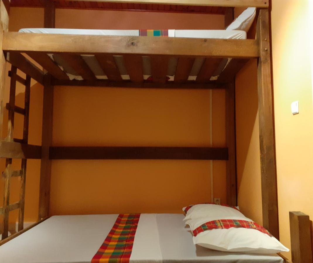 Martinique Hostel サント・リュス エクステリア 写真